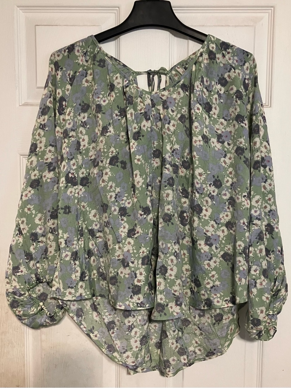 Zac & Rachel Sage Green Floral Tie-Back Peasant Blouse Size M Cottagecore